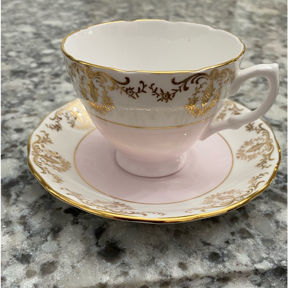 EUC VTG ROYAL VALE BONE CHINA TEACUP AND SAUCER IN PINK, WHITE AND GOLD